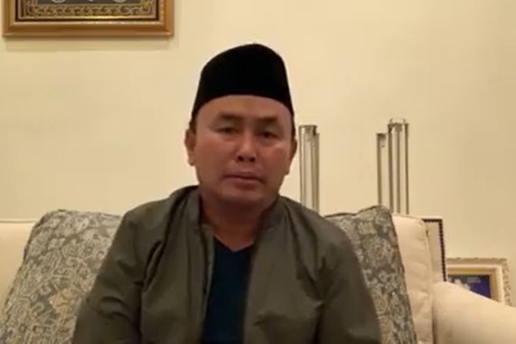 Tangkapan layar video calon petahana Pilgub Kalimantan Tengah Sugianto Sabran yang diunggah sehari sebelum pelaksanaan debat publik kedua, Kamis (19/11/2020). Dalam video tersebut Sugianto menyatakan dirinya positif terpapar Covid-19. 