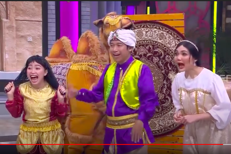 Kegembiraan Mpok Alpa, Denny Cagur dan Rina Nose saat berbicara melalui sambungan telepon dengan Azis Gagap