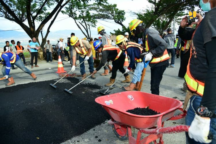 Pembangunan dan rekonstruksi ruas Jalan Nasional Tompe-Dalam Kota Palu-Surumana
