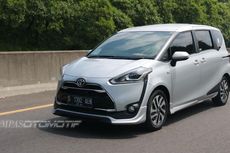 Sienta Jadi Model Hangat Toyota