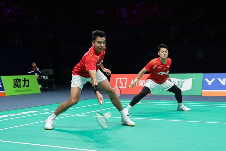 Leo Rolly Carnando/Bagas Maulana ketika bertanding di perempat final Badminton Asia Championships 2025. Terkini, Leo/Bagas terhenti di semifinal BAC 2025 setelah kalah dari Chen Bo Yang/Liu Yi (China) di Ningbo Olympic Sports Center Gymnasium, China, Sabtu (12/4/2025).