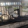 Penampakan Kabel Semrawut Menumpuk di JPO MT Haryono Jaksel