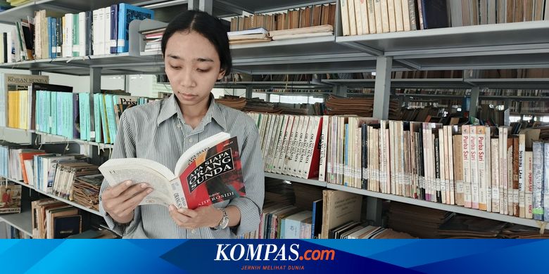 Perjalanan Melisa Sabrina Menjaga Koleksi Langka di Perpustakaan Ajip Rosidi Bandung