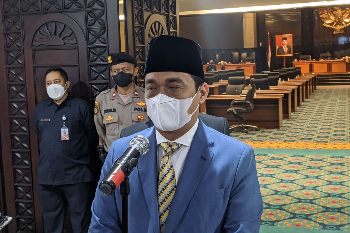 Wakil Gubernur DKI Jakarta Ahmad Riza Patria saat ditemui di Gedung DPRD DKI Jakarta, Rabu (20/4/2022).