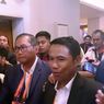 Iwan Budianto Pegang Kedua Bahu Yunus Nusi Seusai Nyatakan Mundur