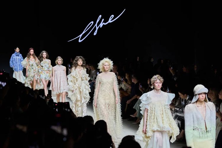 Ketika Warisan Global dan Konsep Fashion Berkelanjutan Menyatu di Moscow Fashion Week