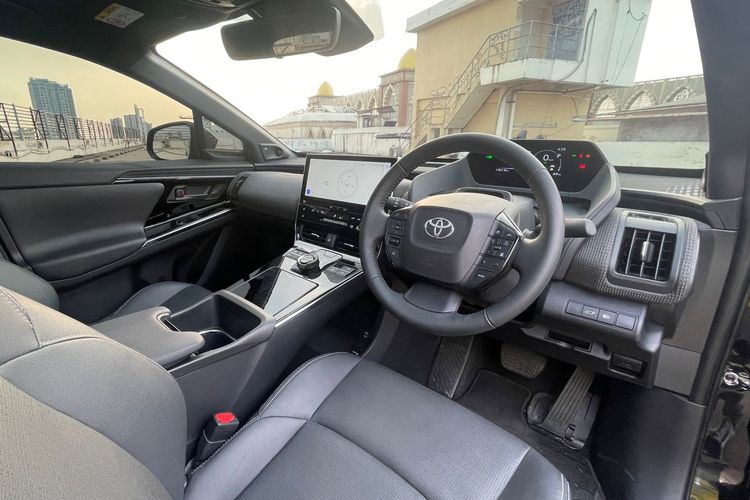 Interior mobil listrik Toyota bZ4X