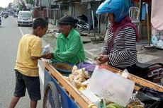 Berbagi Nasi Bungkus untuk Orang Gangguan Jiwa Tiap Jumat, Tak Mundur Walau Sering Dilempari Batu   