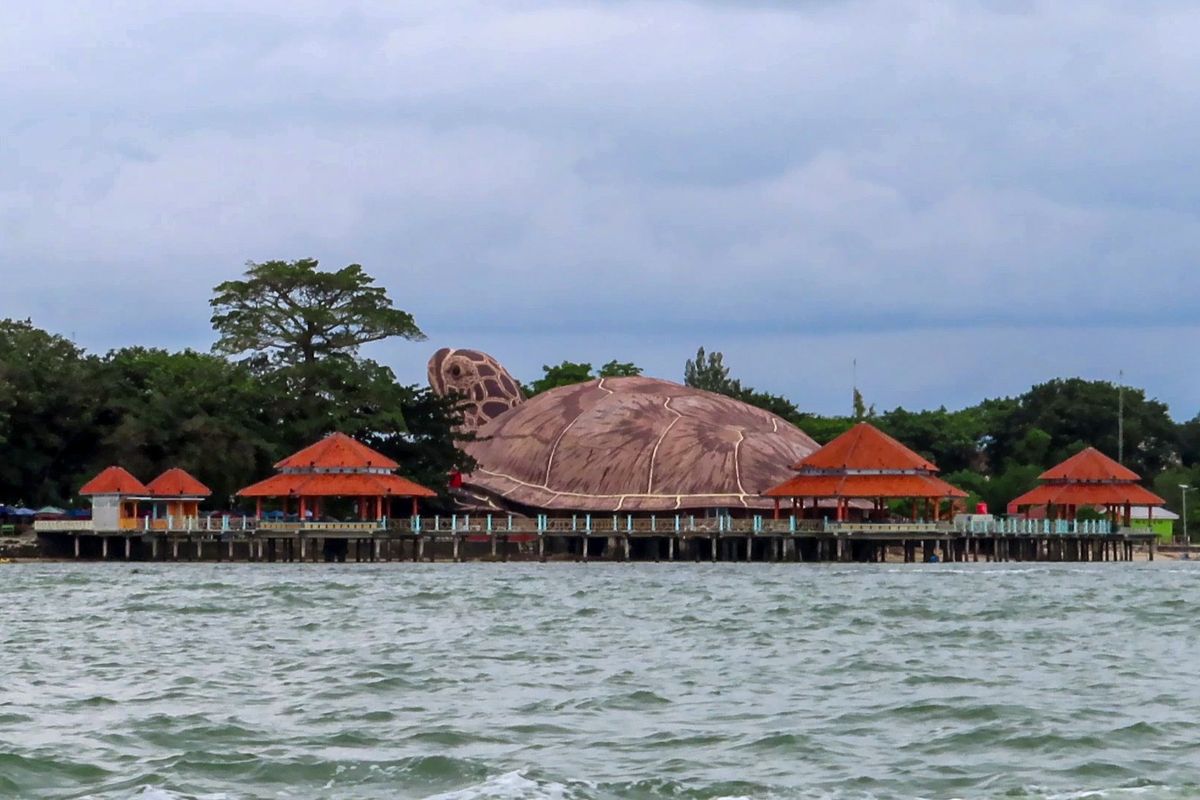 Kawasan Pantai Kartini, Jepara.