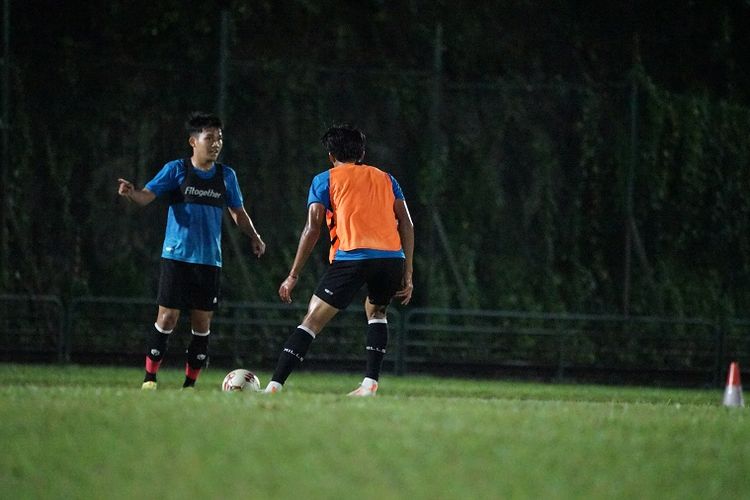Menatap duel versus Kamboja, pelatih timnas Indonesia Shin Tae-yong optimistis skuad Garuda akan meraih poin penuh pada laga perdana Piala AFF 2020 itu.
