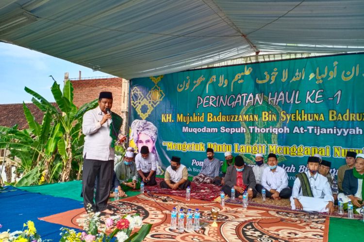 Wakil Gubernur Jawa Barat Uu Ruzhanul Ulum saat menghadiri haul pertama KH Mujahid Badruzzaman, Sabtu (03/10/2020) di Pondok Pesantren Al Falah Biru, Desa Mekargalih Kecamatan Tarogong Kidul