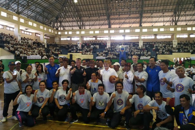 Ribuan Guru Olahraga di Bali mendapat pelatihan dari Junior NBA Coaches Academy.