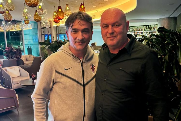 Momen pertemuan pelatih Persib Bandung Bojan Hodak dan Pelatih Timnas Kroasia Zlatko Dalic di FIFA Match Day November 2025. 