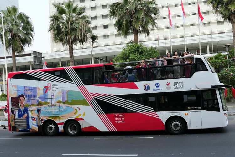 Ilustrasi bus wisata gratis baru dari TransJakarta bernama Monas Explorer.
