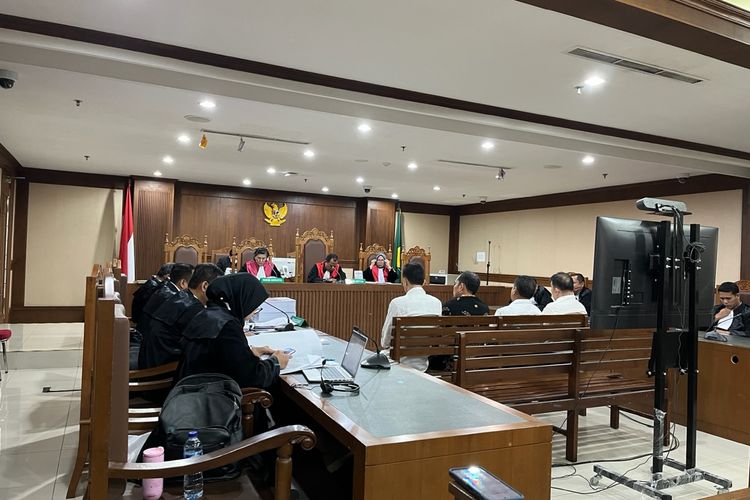 Sidang tuntutan empat terdakwa kasus dugaan korupsi pembangunan Gereja Kingmi Mile 32 di Kabupaten Mimika di Pengadilan Tipikor Jakarta, Rabu (15/5/2024).