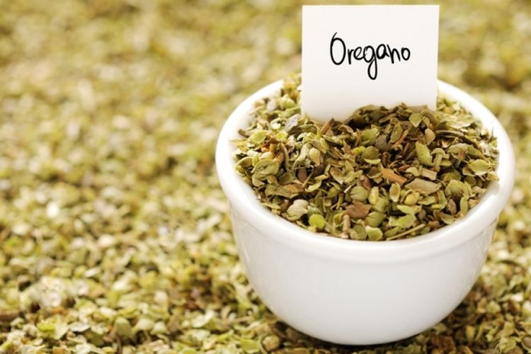 Simpab bumbu rempah kering dalam wadah tertutup.