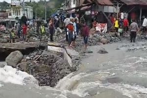 Nanda 13 Jam Jalan Kaki demi Keluar dari Banjir-Longsor Bener Meriah Aceh