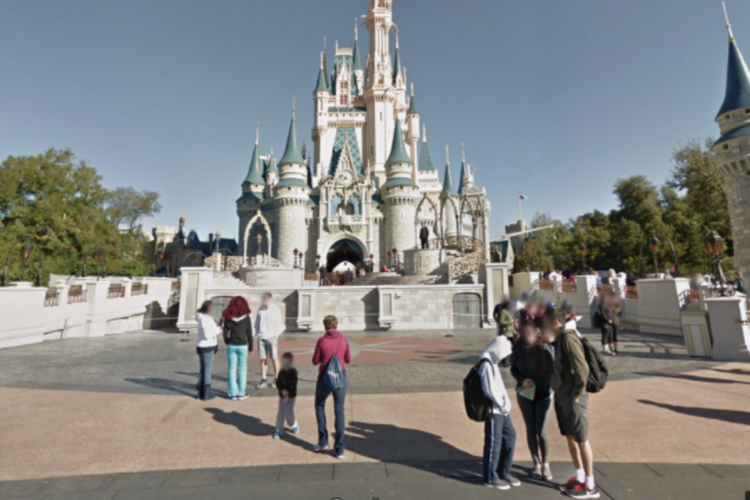 Jalan-jalan ke Disneyland secara virtual melalui Google Maps Street View