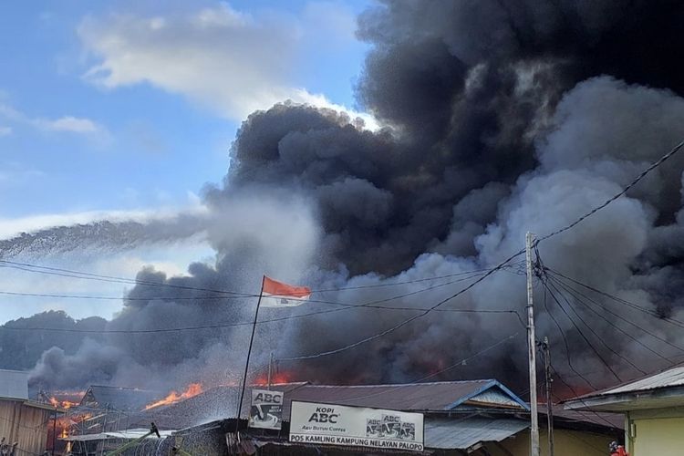 Kebakaran Hebat di Dok V Jayapura, Warga Tinggalkan Rumah Tanpa Sempat Selamatkan Barang