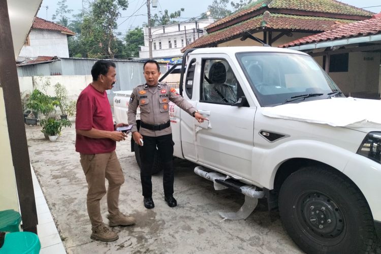 Viral Mobil Berstiker Kopdes di Batang Diduga Tabrak Pemotor lalu Kabur, Korban Retak Tulang Tangan