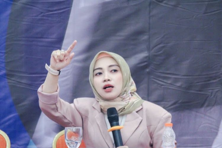 Direktur Democracy and Electoral Empowerment Partnership (DEEP) Indonesia, Neni Nur Hayati