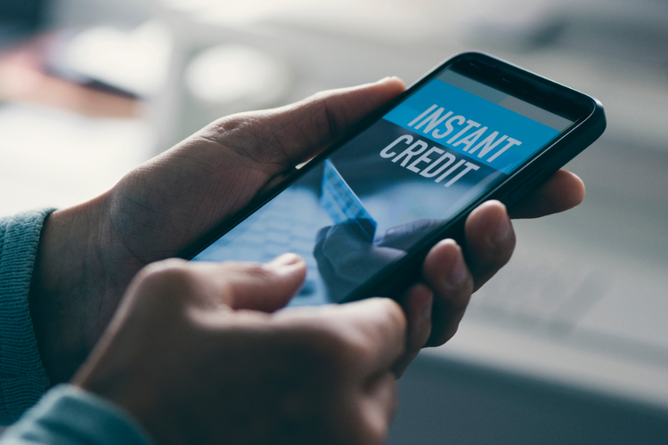 Otoritas Jasa Keuangan (OJK) mencatat terdapat 13 penyelenggara fintech peer to peer (P2P) lending atau pinjaman online (pinjol) yang masih menerapkan bunga di atas batas maksimum yang telah ditentukan.