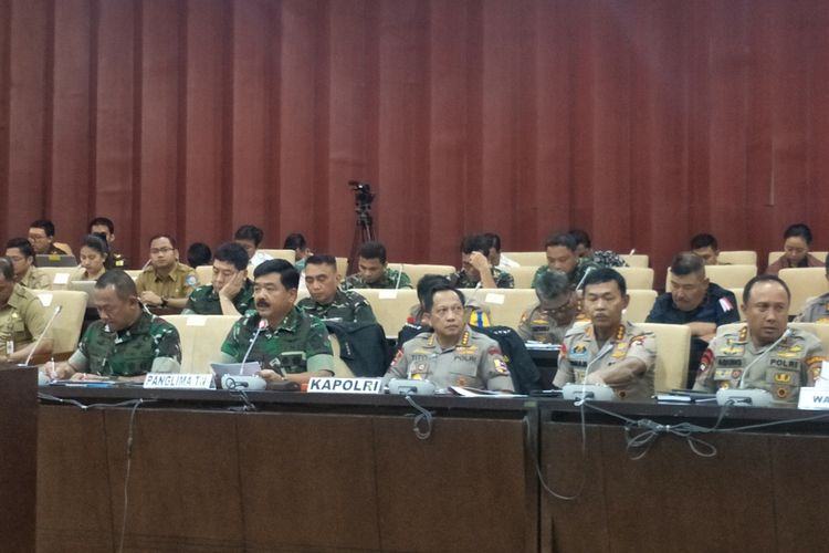 Panglima TNI Marsekal Hadi Tjahjanto saat Rapat Kerja dengan Pimpinan Dewan Perwakilan Daerah (DPD) di Kompleks Parlemen, Senayan, Jakarta, Selasa (7/6/2019).