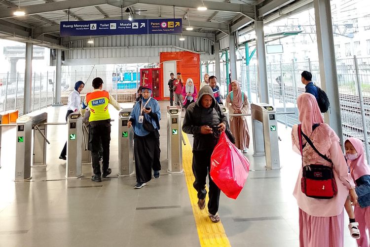 Stasiun JIS Jadi Magnet Warga yang Olahraga di Stadion, Sepekan 4.203 Penumpang