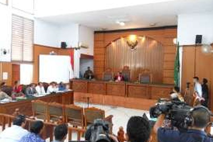 Sidang praperadilan yang diajukan mantan Ketua Dewan Perwakilan Daerah (DPRD), Irman Gusman, terhadap Komisi Pemberantasan Korupsi (KPK) digelar di Pengadilan Negeri Jakarta Selatan, Rabu (27/10/2016). 