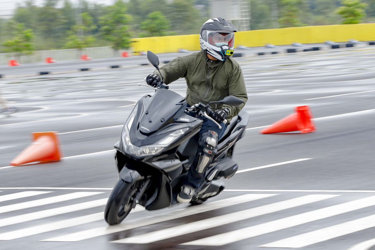 Test ride Honda PCX 160