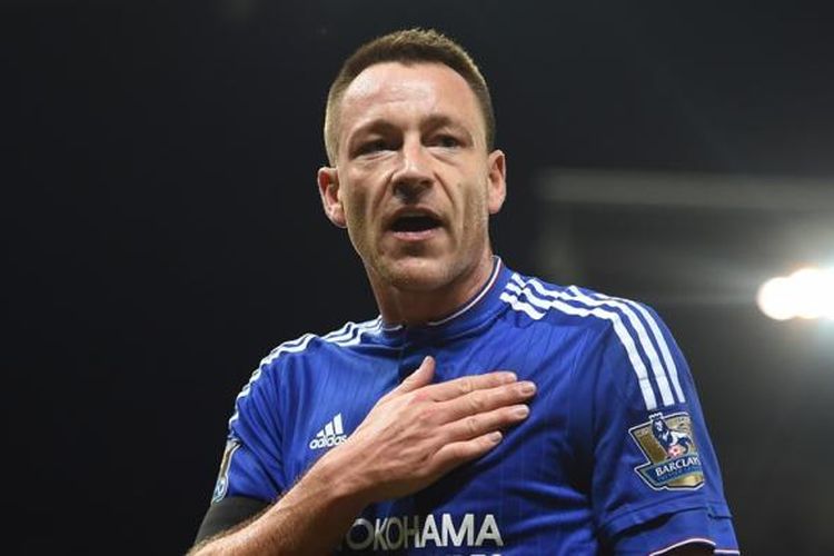 Bek sekaligus kapten Chelsea, John Terry.