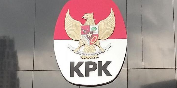 Logo Komisi Pemberantasan Korupsi di Gedung Baru KPK, Kuningan, Jakarta Selatan, Senin (22/2/2016).