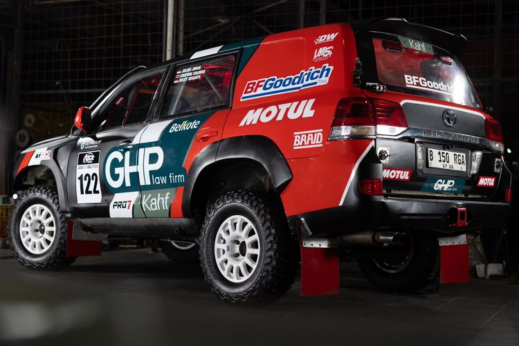 Toyota Land Cruiser 200 yang digunakan Julian Johan bersama Jejelogy GHP pada Asia Cross Country Rally (AXCR) 2024