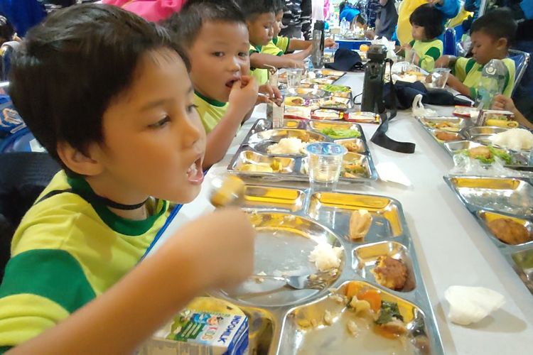Siapa Pelaksana Program Makan Bergizi Gratis?