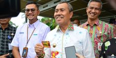Luncurkan E-Money di SMA 2 Dayun, Gubernur Syamsuar Minta Seluruh Sekolah di Riau Terapkan E-Money