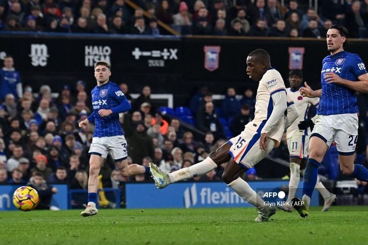 Tak Masuk Skuad Chelsea vs Crystal Palace di EPL 2025, Nicolas Jackson Berpeluang Pindah?