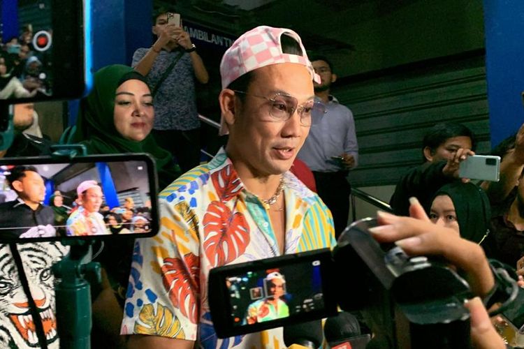 YouTuber Denny Sumargo resmi melaporkan Vernie Hasan atau yang akrab disapa DJ Vernie Hasan pada Selasa (22/8/2023) malam di Polda Metro Jaya, Jakarta. 