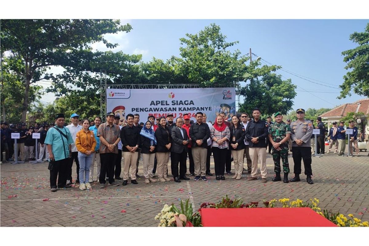 Apel Siaga Pengawasan Kampanye Pemilu 2024 di Halaman Kantor Kecamatan Mijen, Kota Semarang, Minggu (19/11/2023)