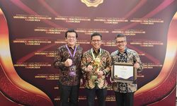 Hampir 100 Persen Warga Kabupaten Bandung Terdaftar JKN-KIS, Kang DS Raih UHC Award dari Wapres