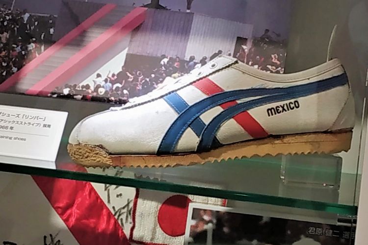 Sepatu Limber yang diperkenalkan tahun 1966 untuk menyambut olimpiade Mexico. Ini adalah sepatu pertama yang menggunakan garis yang hingga kini menjadi trade mark Onitsuka Tiger dan ASICS. Versi baru sepatu ini dipasarkan dengan nama Mexico 66.