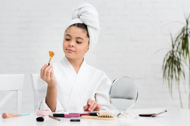 Anak Perempuan Kini Terobsesi Skincare, Ahli Peringatkan Fenomena 