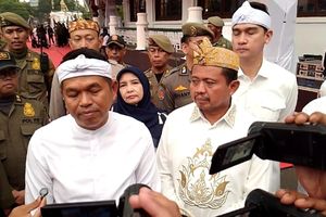 PKL Cicadas Bandung Keberatan Dibongkar, Dedi Mulyadi: Trotoar untuk Pejalan Kaki
