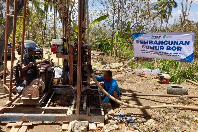 Kolaborasi Dompet Dhuafa dan Masjid Nurul Ashri dalam membangun sumur bor untuk mudahkan akses air bersih bagi warga di Pasekan, Eromoko, Wonogiri, Jawa Tengah. Pembangunan ini dilakukan sejak 28 September 2024 lalu