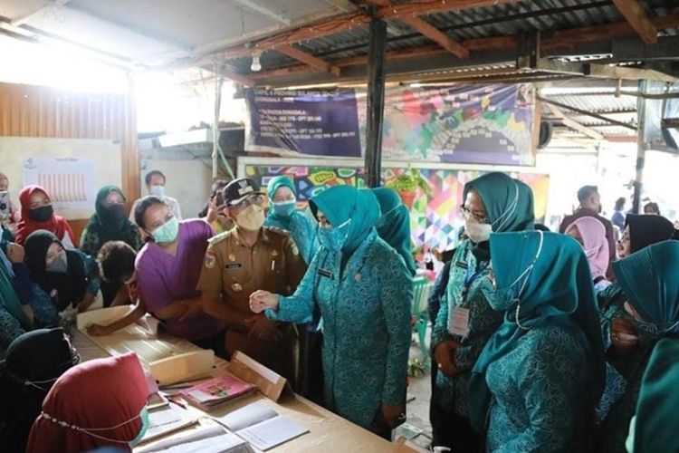 Badan Pengembangan Sumber Daya Manusia (BPSD) Kementerian Dalam Negeri (Kemendagri) menggelar Pameran Inovasi Hasil Aksi Perubahan Kinerja Organisasi di lingkungan kantor Kemendagri, Kamis (11/11/2021).