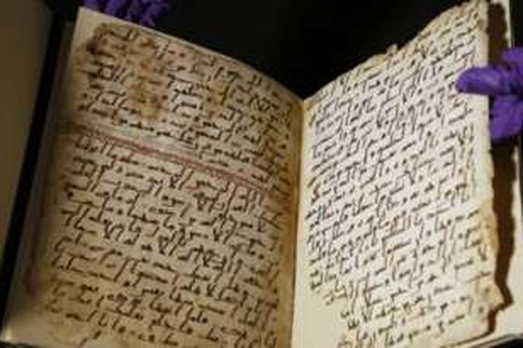 Empat halaman Quran yang ditemukan di universitas Birmingham tersembunyi selama hampir satu abad. 