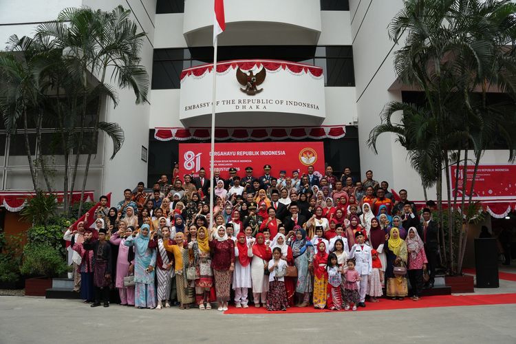 Ratusan WNI Rayakan HUT ke-81 RI di KBRI Dhaka, Ada Bazar dan Tarian Indonesia