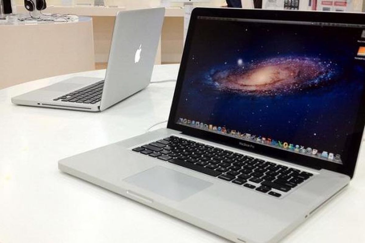 Komputer jinjing MacBook Pro dari Apple