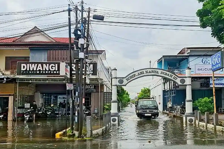 Banjir Terparah dalam 30 Tahun, Warga Pontianak Kaget Air Masuk hingga ke Dalam Rumah