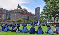Dompet Dhuafa Ajak Puluhan Anak Yatim Jelajahi Banyumas dan Purwokerto untuk Belajar Sejarah dan Tata Lingkungan