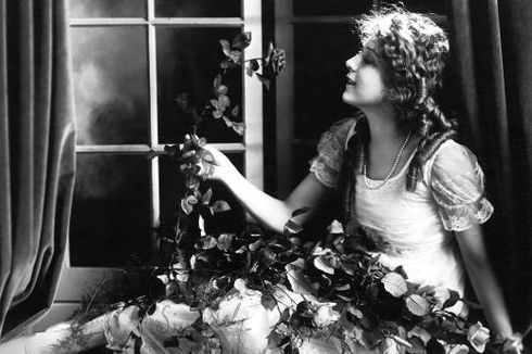Mary Pickford, Perempuan Pertama yang Dikontrak Hollywood 1 Juta Dollar AS